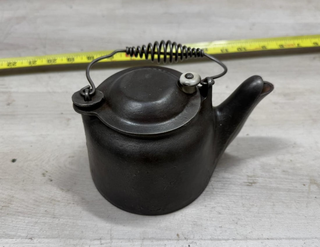 Wagner Ware Sidney Small Tea Kettle: Load-out Pick up for all online purchases for Antiques & collectibles is Monday, Tuesday, Wednesday, February 17th, 18th, 19th At our warehouse location. We do offer shipping on all items shippabl