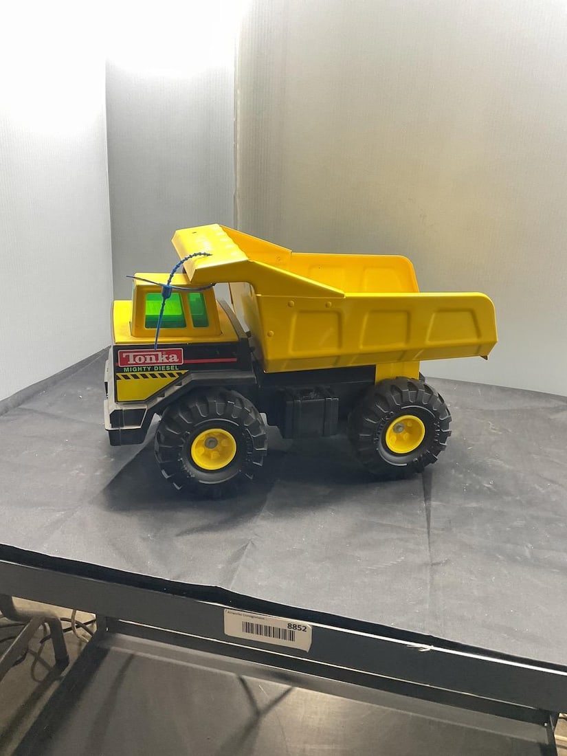 Tonka Mighty Diesel Dump Truck: Load-out Pick up for all online purchases for Antiques & collectibles is Monday, Tuesday, Wednesday, February 17th, 18th, 19th At our warehouse location. We do offer shipping on all items shippabl