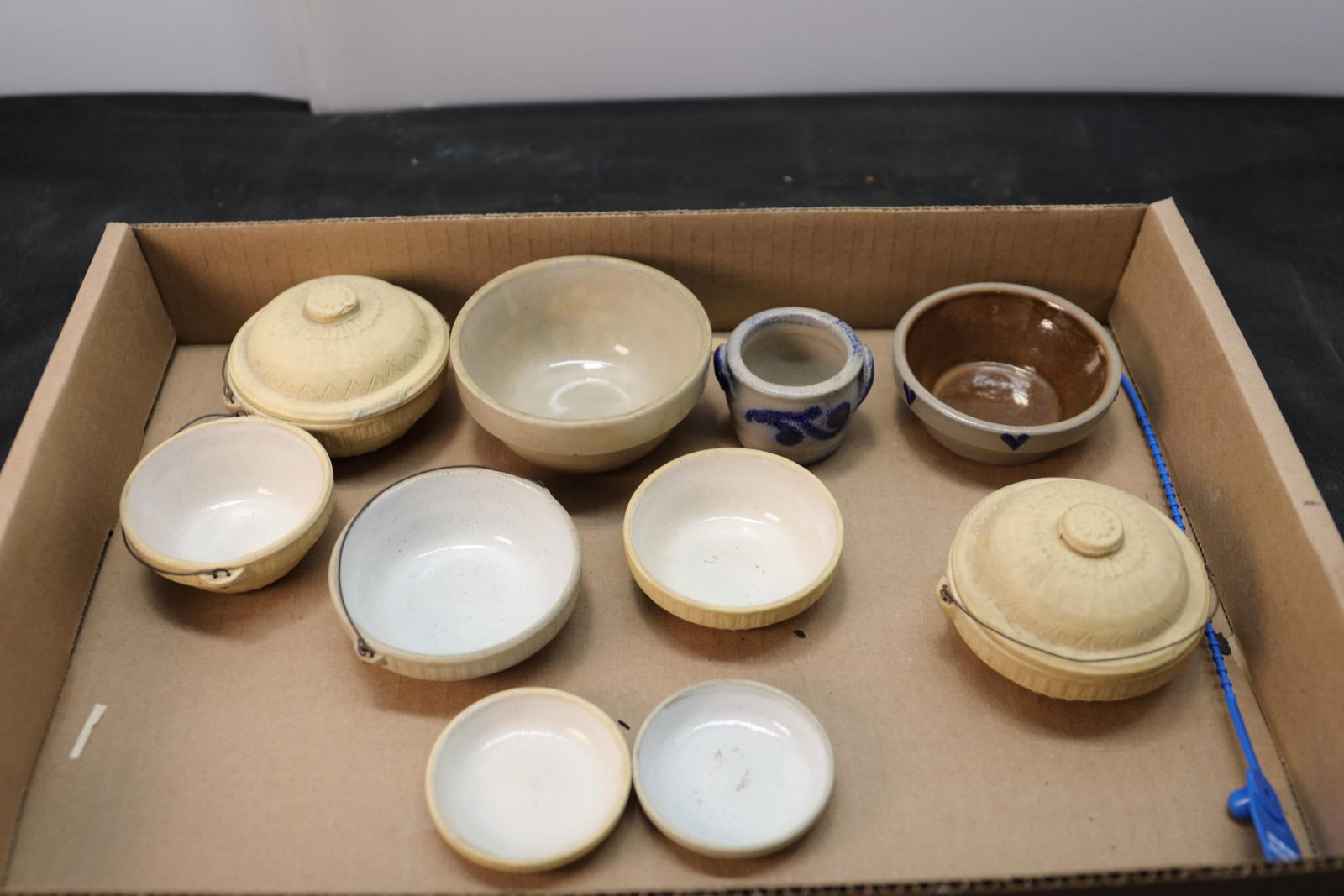 Large lot of Pottery minature 10 pieces good lot (1 of 2)