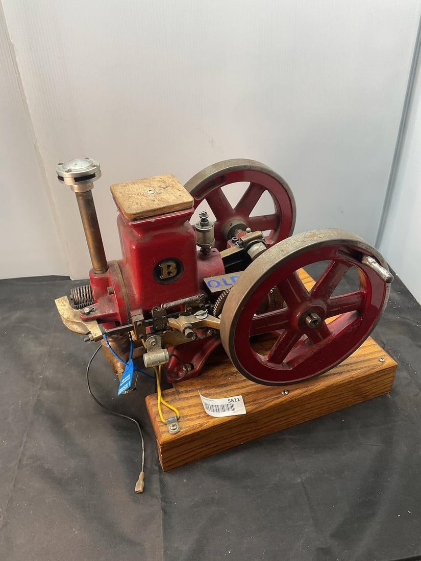 1/2 Horse Model Olds B Engine working model Very Desirable model Engine: Load-out Pick up for all online purchases for Antiques & collectibles is Monday, Tuesday, Wednesday, February 17th, 18th, 19th At our warehouse location. We do offer shipping on all items shippabl