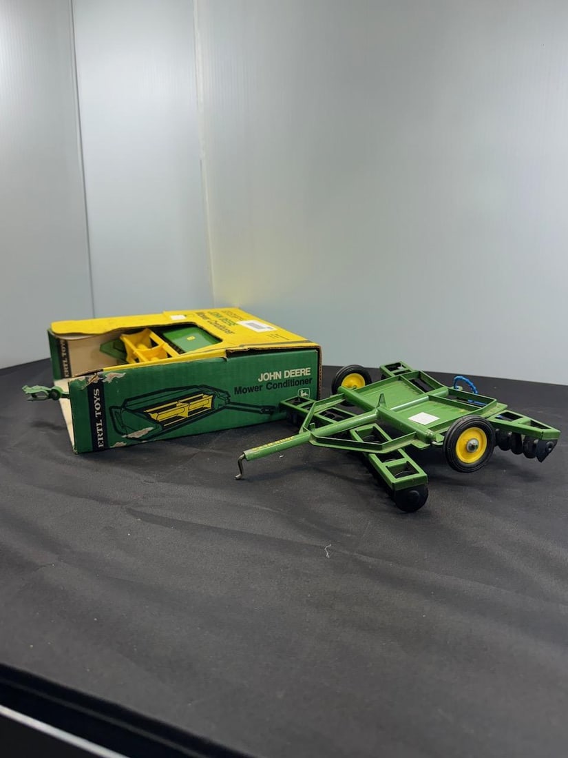 1/16 John Deere Mower and disk 2 pcs: Load-out Pick up for all online purchases for Antiques & collectibles is Monday, Tuesday, Wednesday, February 17th, 18th, 19th At our warehouse location. We do offer shipping on all items shippabl