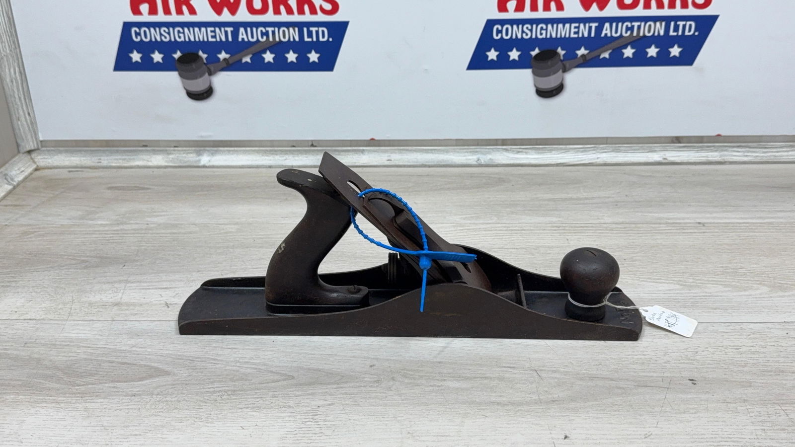 NO. 5-1/2 HAND PLANE CORRUGATED BOTTOM (1 of 6)