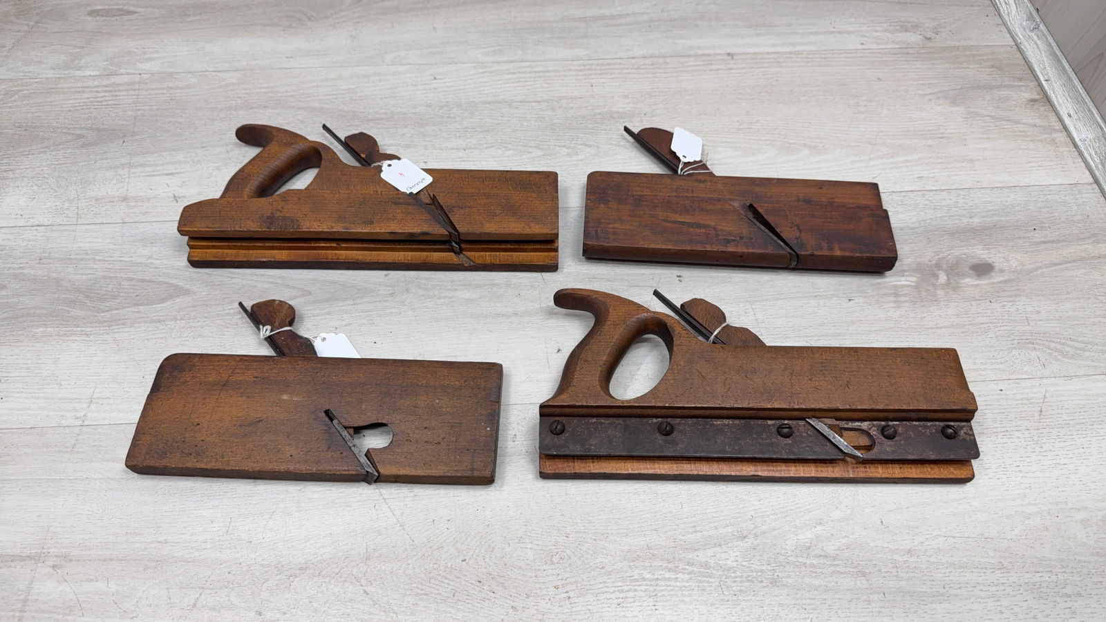 (4) WOOD MOULDING PLANES. ASSORTED PROFILES (1 of 16)