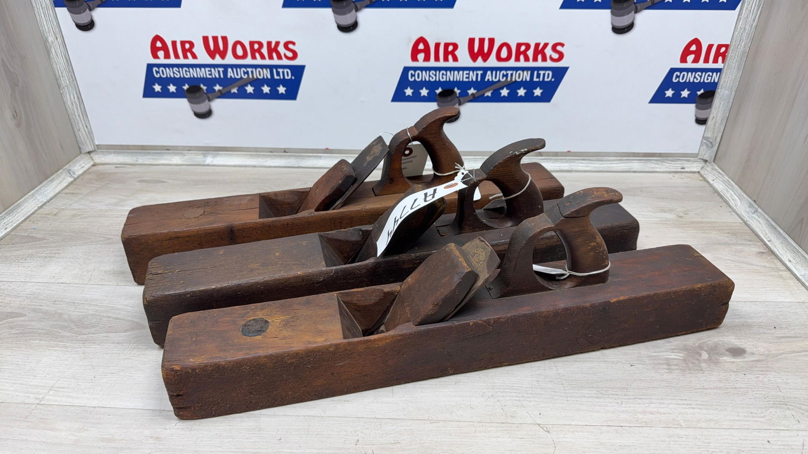 (3) LARGE WOOD PLANES (1 of 6)