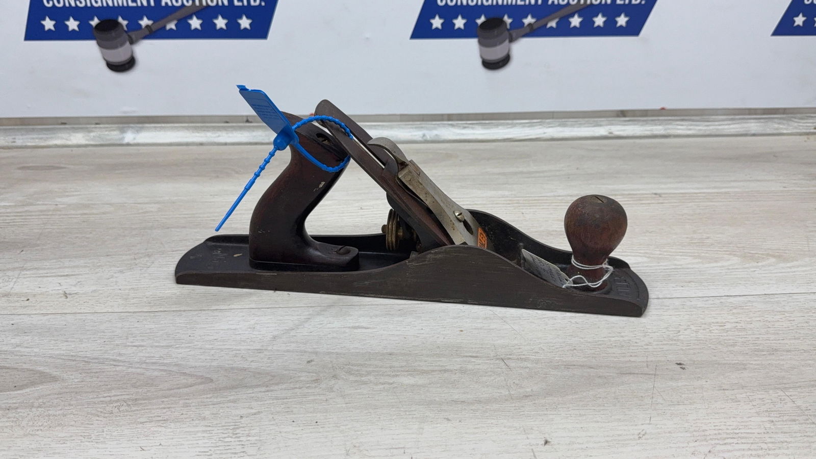 BAILEY AND STANLEY NO. 5 PLANE FLUTED BOTTOM: Load-out Pick up for all online purchases for Antiques & collectibles is Monday, Tuesday, Wednesday, February 23rd, 24th, 25th At our shipper's location. We do offer shipping on all items