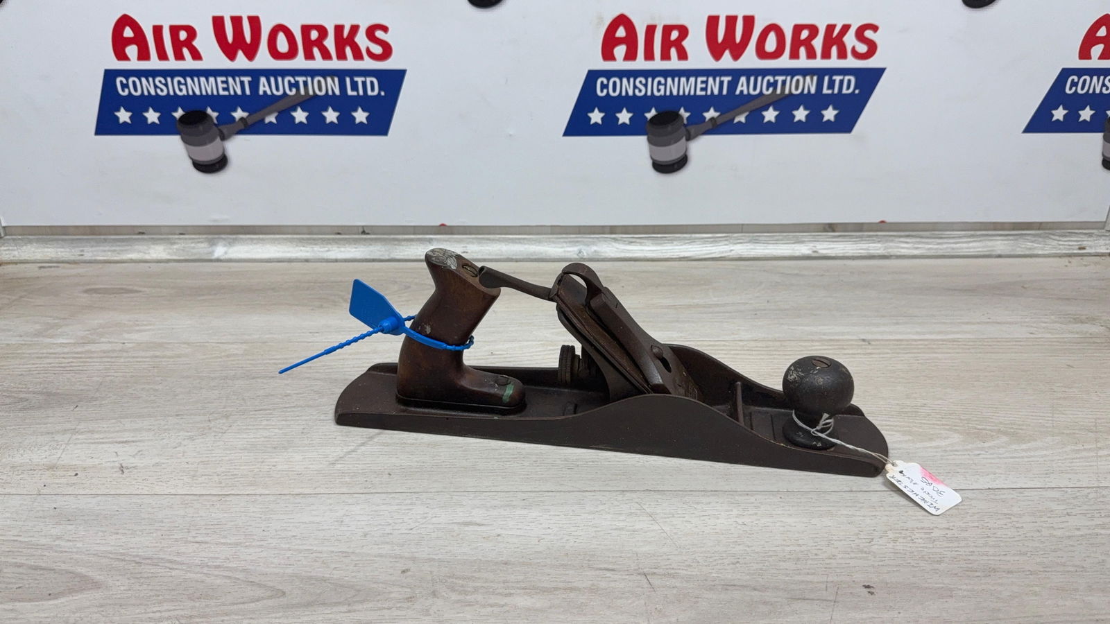 WINCHESTER FLUTED BOTTOM PLANE: Load-out Pick up for all online purchases for Antiques & collectibles is Monday, Tuesday, Wednesday, February 23rd, 24th, 25th At our shipper's location. We do offer shipping on all items