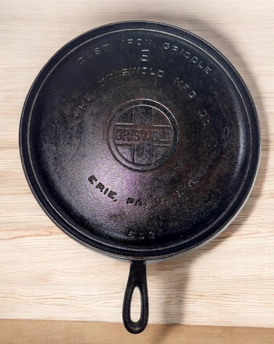 GRISWOLD NO. 9 CAST IRON HANDLED GRIDDLE, LARGE BLOCK LOGO, SITS FLAT (1 of 6)