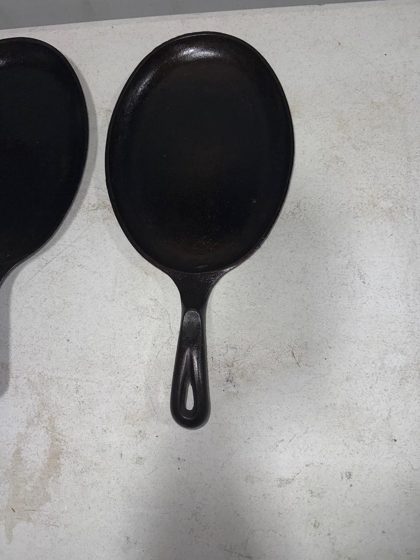 2- WAGNER WARE STEAK SIZZLER SKILLETS - 5