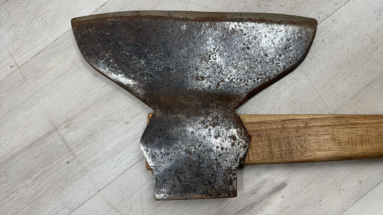 LONG HANDLED BROAD AXE - 4