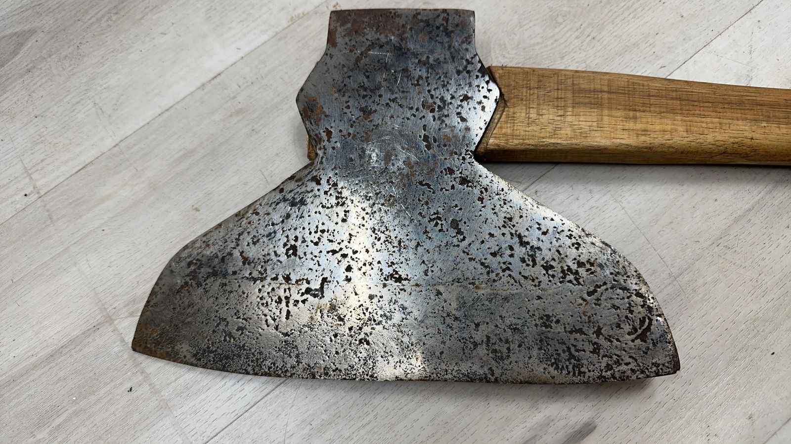 LONG HANDLED BROAD AXE - 5