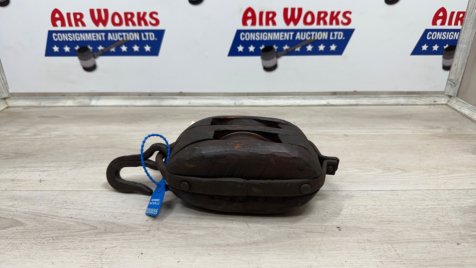 PRIMITIVE HAND HEWN PULLEY (1 of 6)