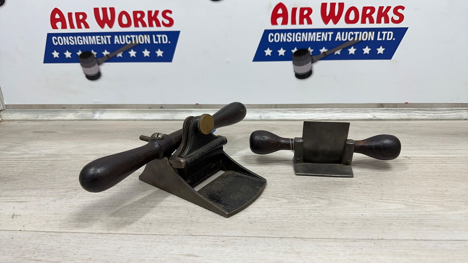 STANLEY #12 VENEER SCRAPER AND HENRY DISSTON AND SON SCRAPER: Load-out Pick up for all online purchases for Antiques & collectibles is Monday, Tuesday, Wednesday, February 23rd, 24th, 25th At our shipper's location. We do offer shipping on all items
