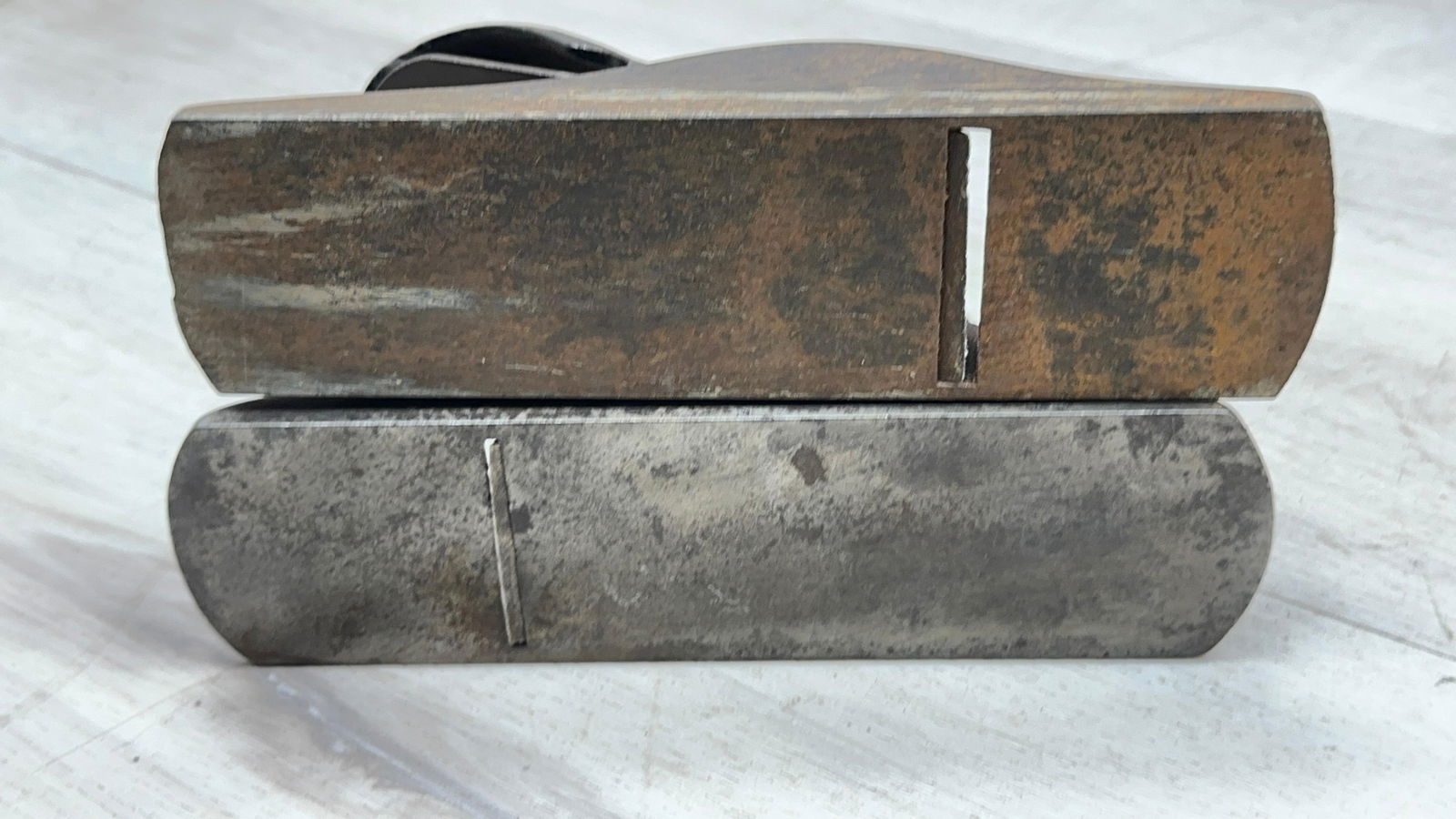 ASSORTED SMALL BLOCK PLANES AND PLUMB BOB - 16