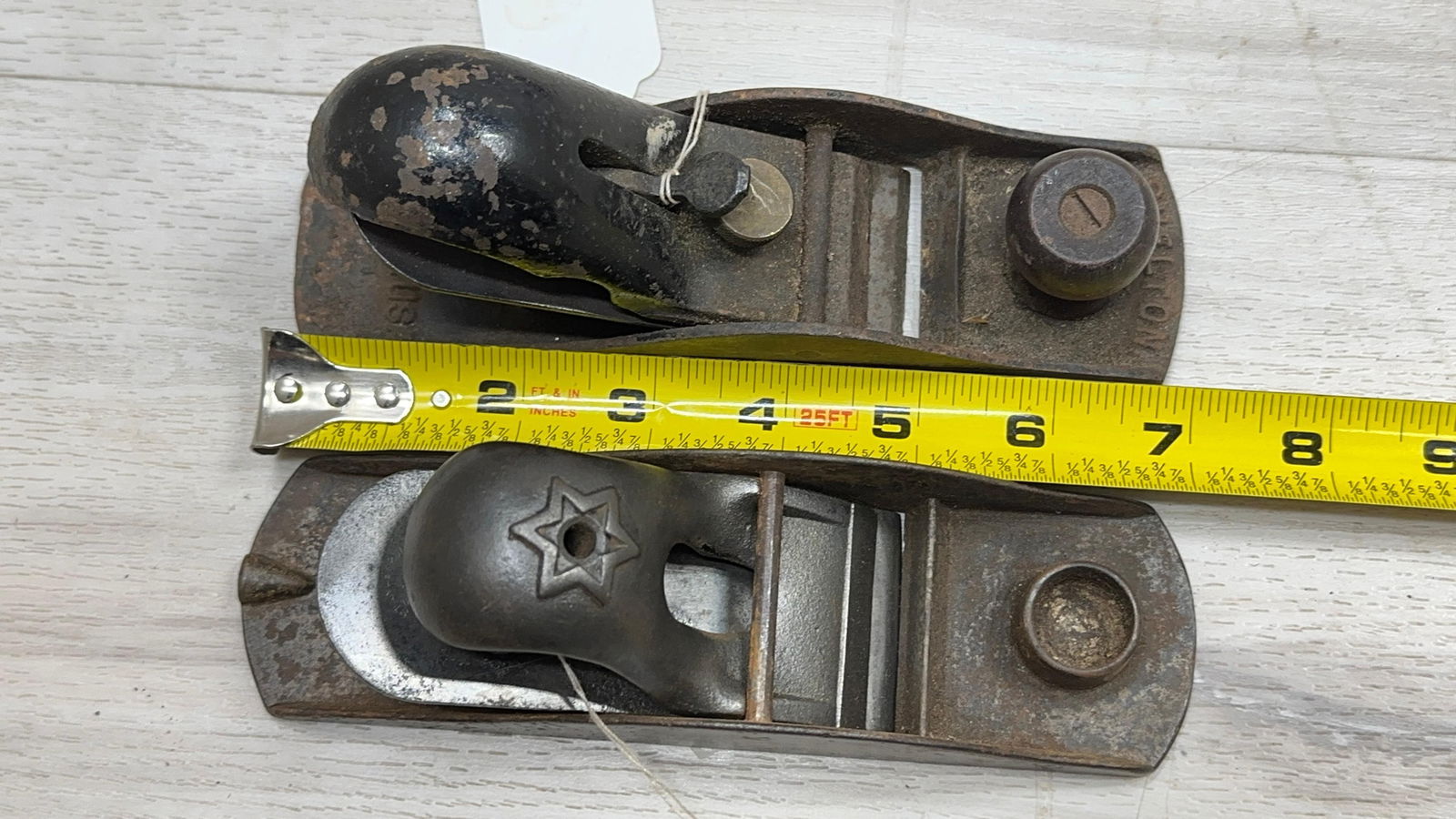 ASSORTED SMALL BLOCK PLANES AND PLUMB BOB - 17