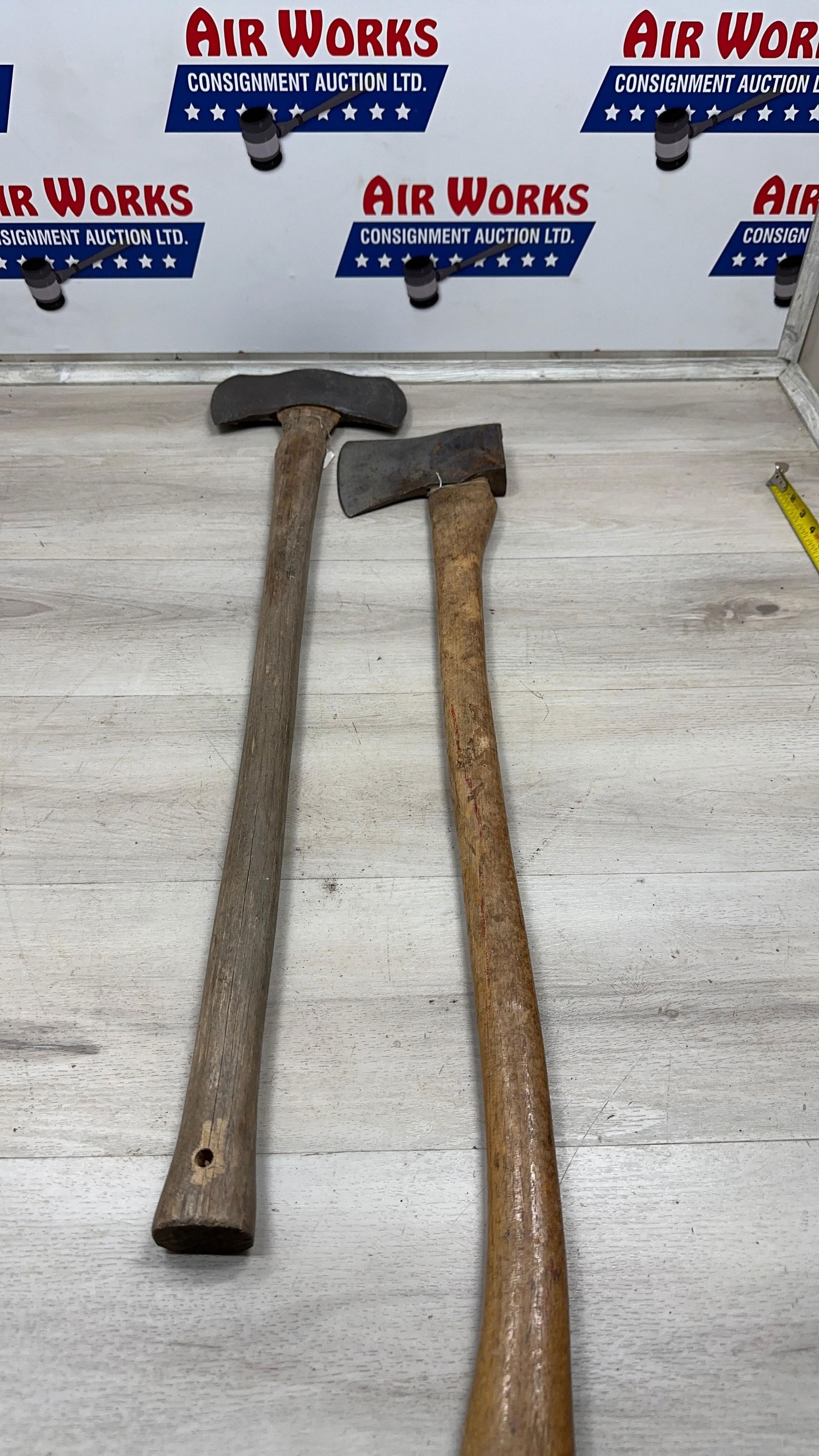 2 AXES AND DOUBLE BIT AXE. KELLY AND UNMARKED (1 of 11)
