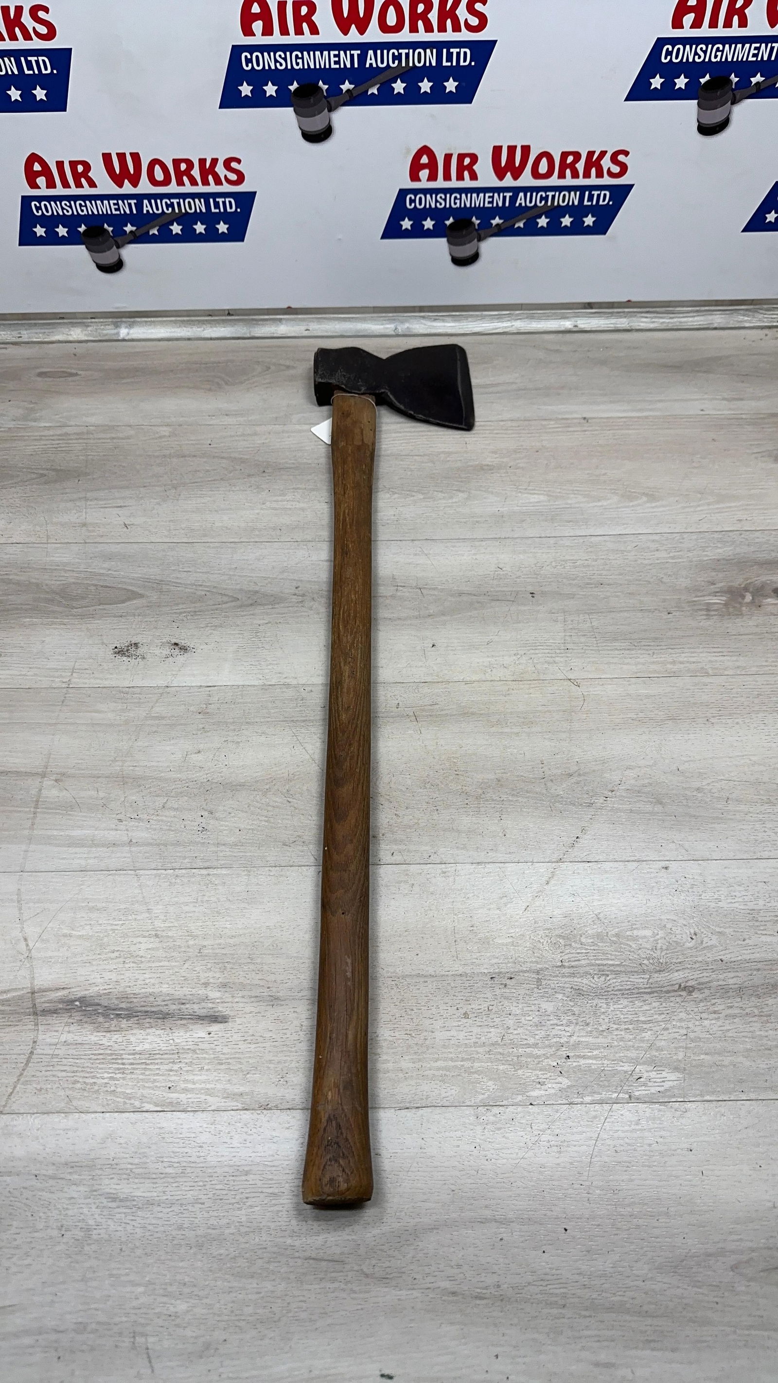 LONG HANDLED BROAD AXE (1 of 7)