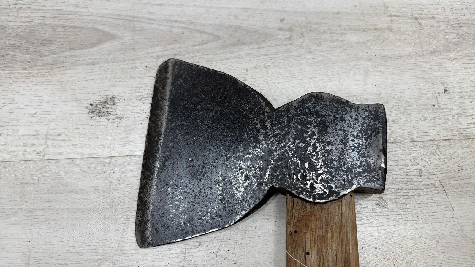 LONG HANDLED BROAD AXE - 4