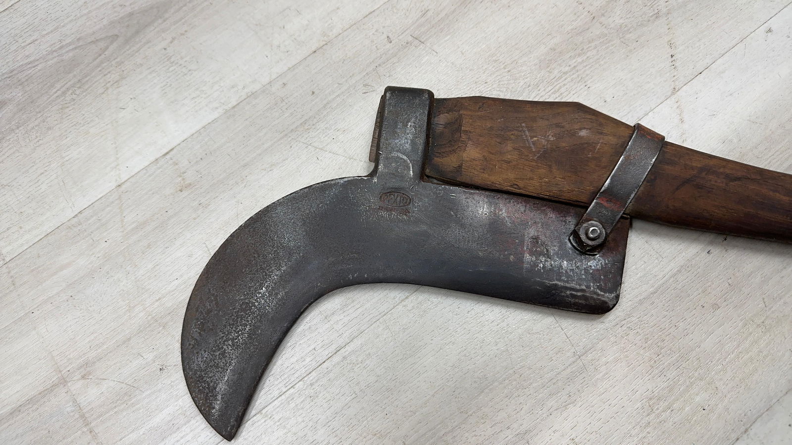 PRIMITIVE BRUSH AXE - 3