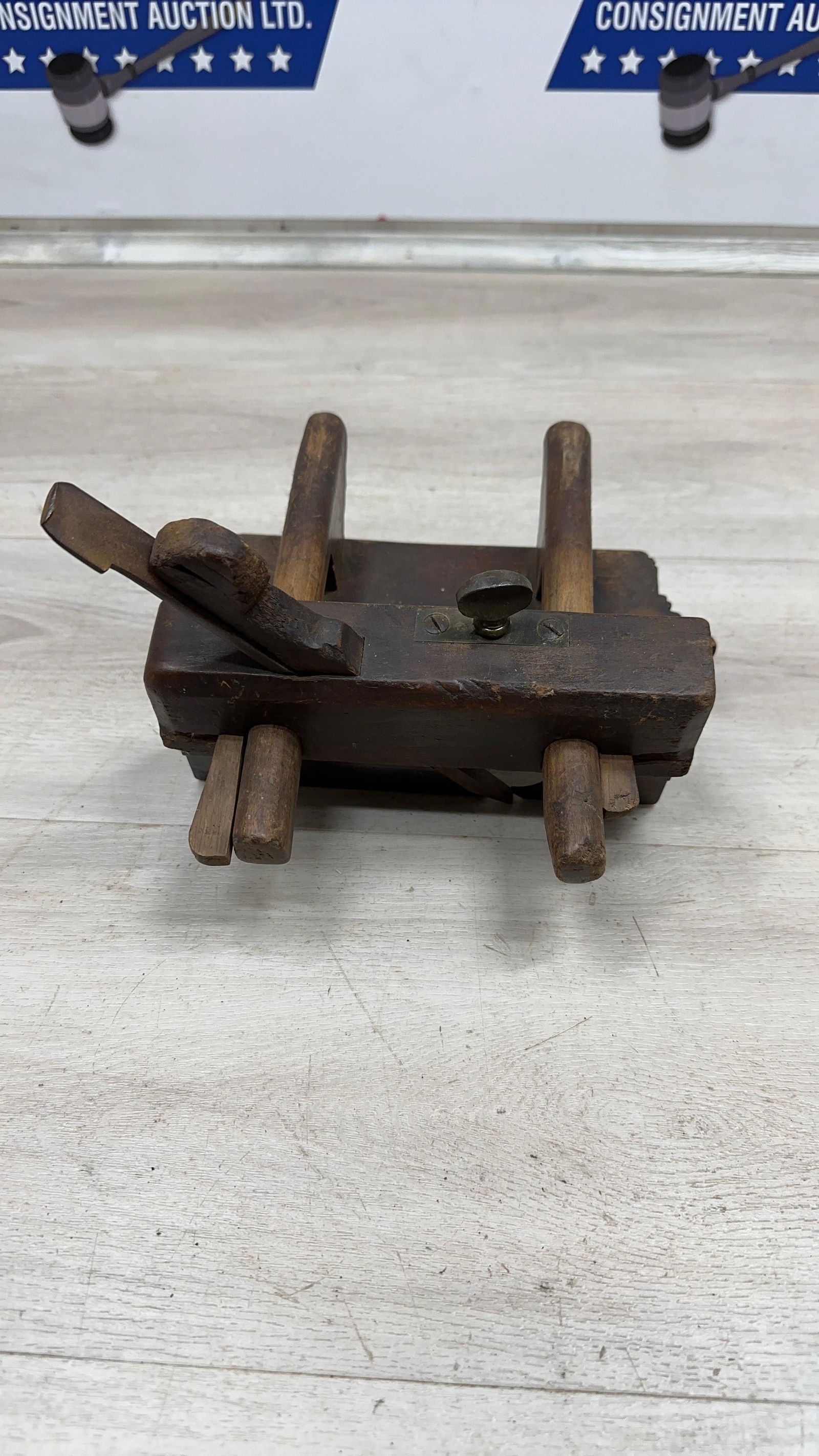 ASSORTED WOOD ROUTER PLANES - 19