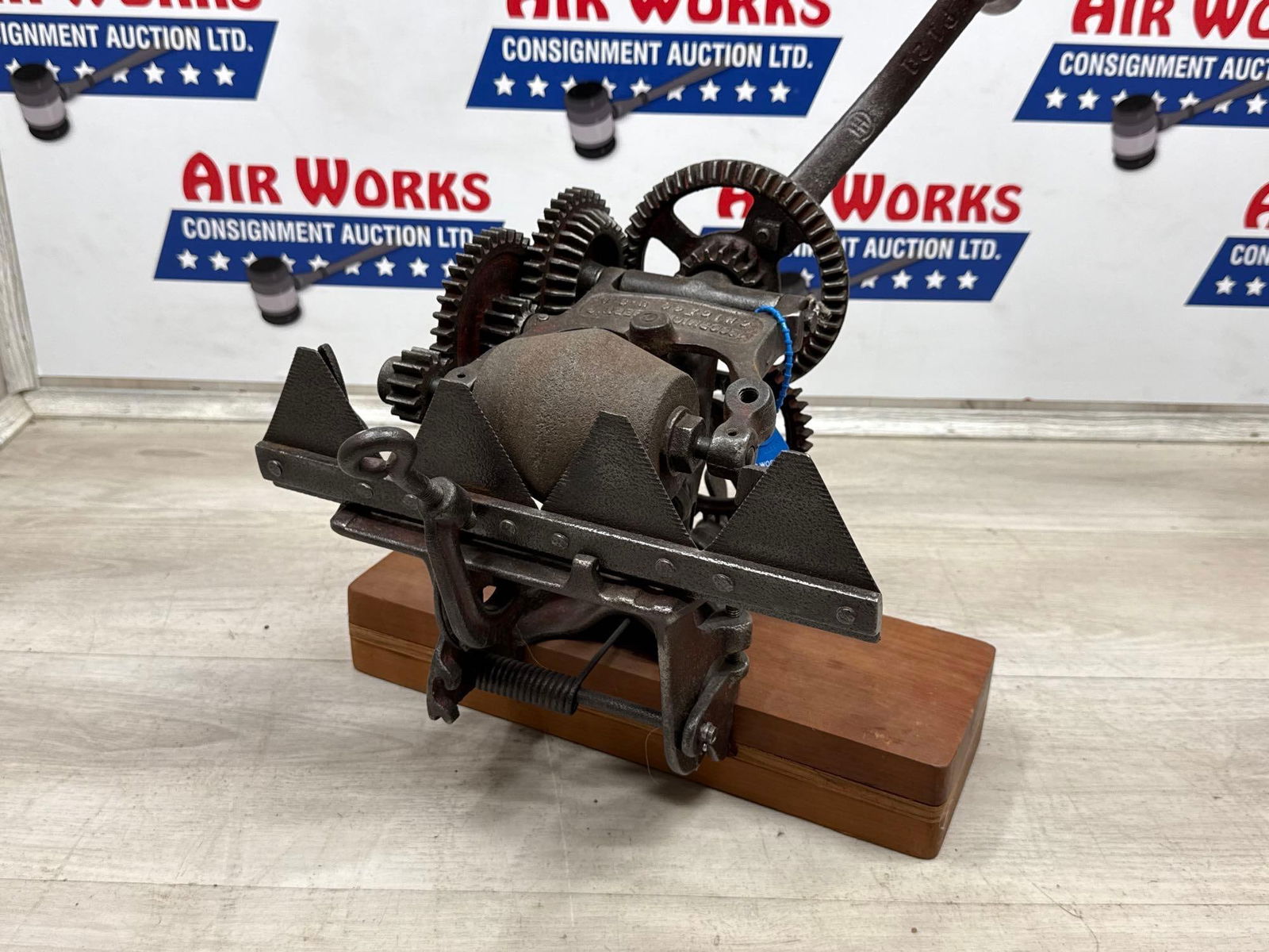 MCCORMICK DEERING SICKLE BAR GRINDER: Load-out Pick up for all online purchases for Antiques & collectibles is Monday, Tuesday, Wednesday, February 23rd, 24th, 25th At our shipper's location. We do offer shipping on all items