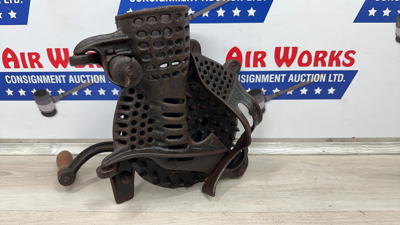 BLACK EAGEL CORN SHELLER (1 of 13)