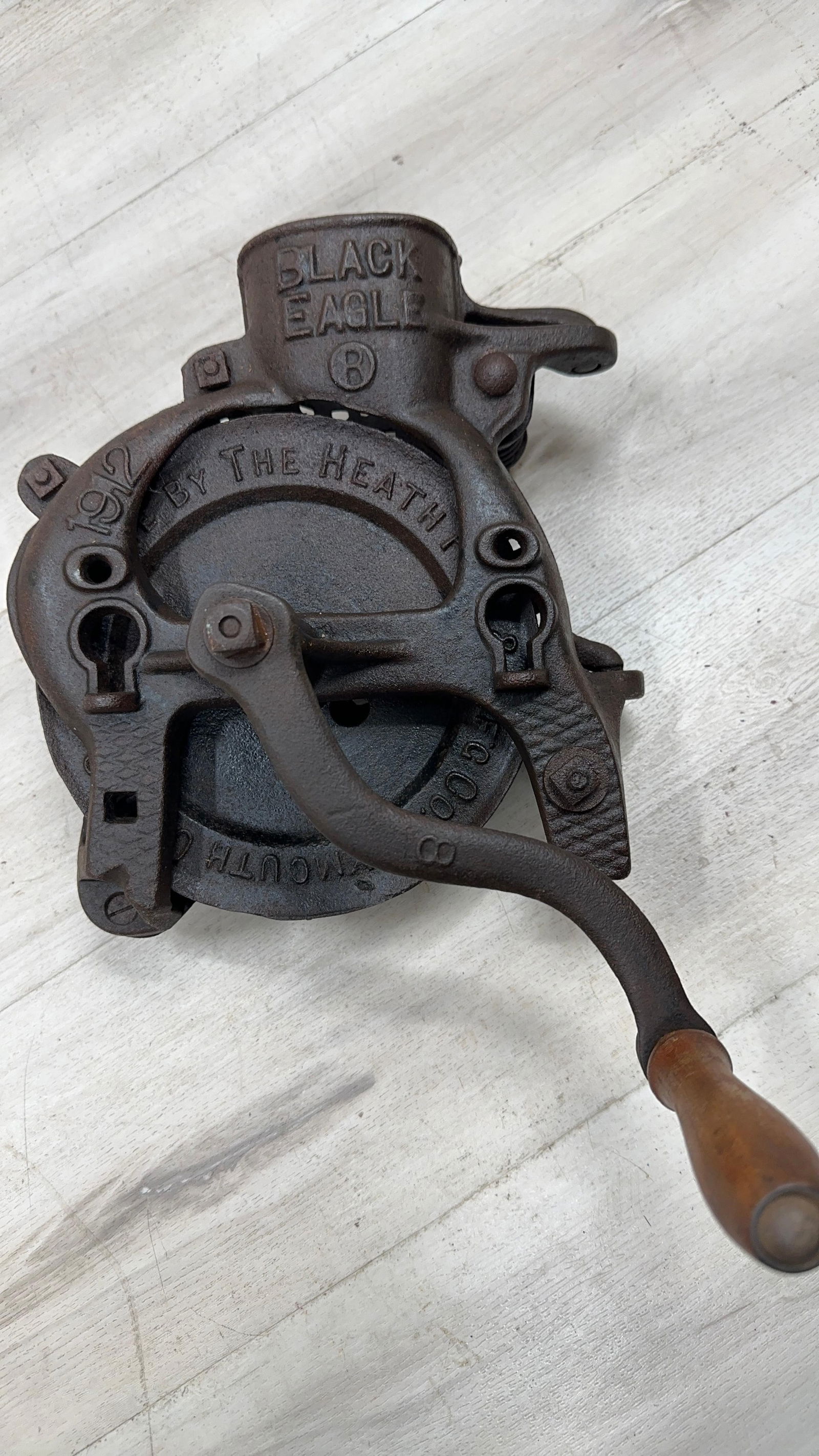 BLACK EAGEL CORN SHELLER - 3