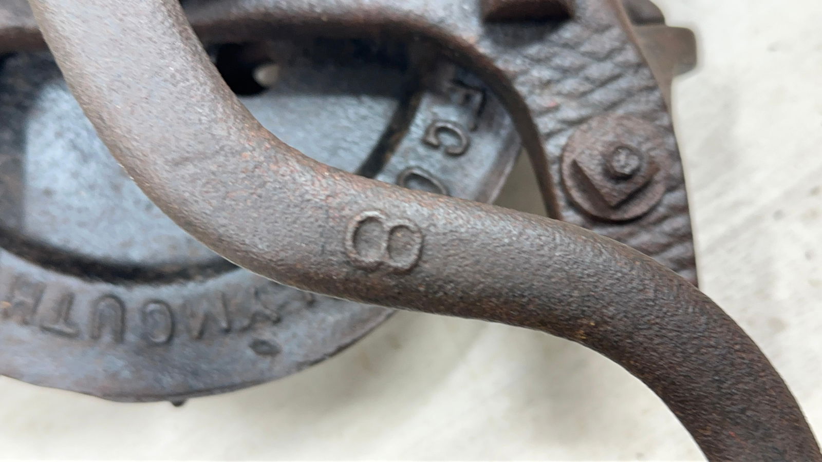 BLACK EAGEL CORN SHELLER - 5