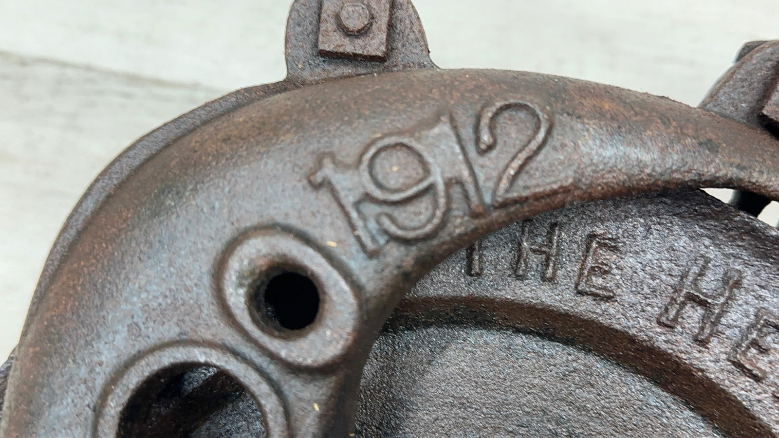 BLACK EAGEL CORN SHELLER - 6