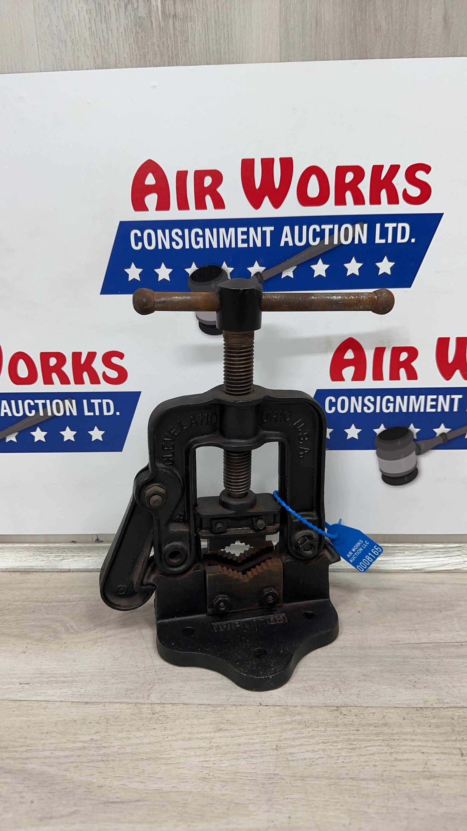 CLEVELAND PIPE VISE: Load-out Pick up for all online purchases for Antiques & collectibles is Monday, Tuesday, Wednesday, February 23rd, 24th, 25th At our shipper's location. We do offer shipping on all items