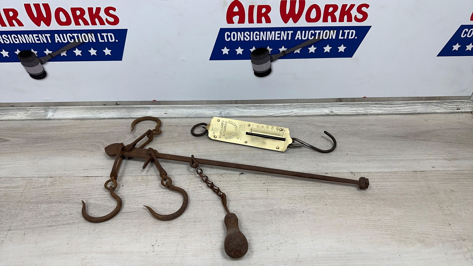 BALANCE SCALE AND HANGING SCALE (1 of 7)