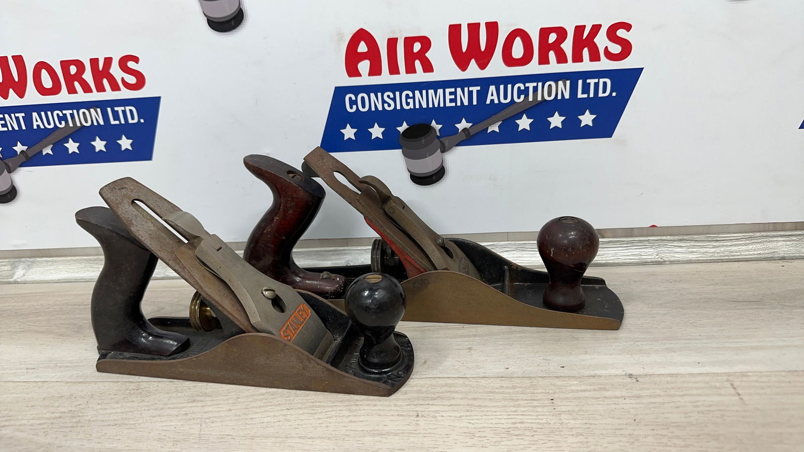 STANLEY NO. 4 AND CRAFTSMAN PLANES. SMOOTH BOTTOM: Load-out Pick up for all online purchases for Antiques & collectibles is Monday, Tuesday, Wednesday, February 23rd, 24th, 25th At our shipper's location. We do offer shipping on all items