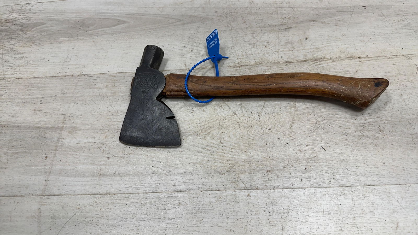 KEEN KUTTER CARPENTERS HATCHET (1 of 4)