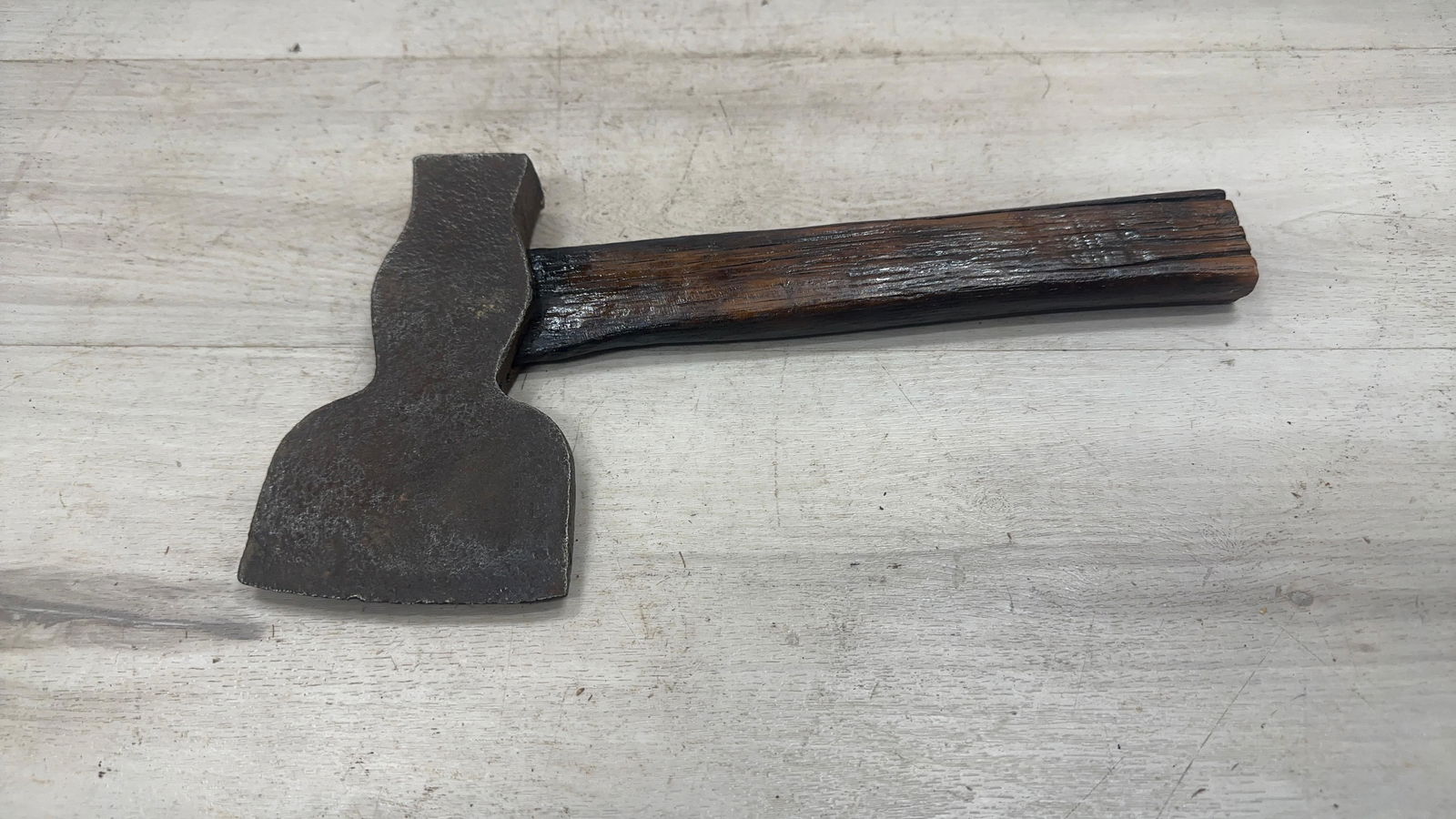 EARLY HEWING HATCHET: Load-out Pick up for all online purchases for Antiques & collectibles is Monday, Tuesday, Wednesday, February 23rd, 24th, 25th At our shipper's location. We do offer shipping on all items shippabl