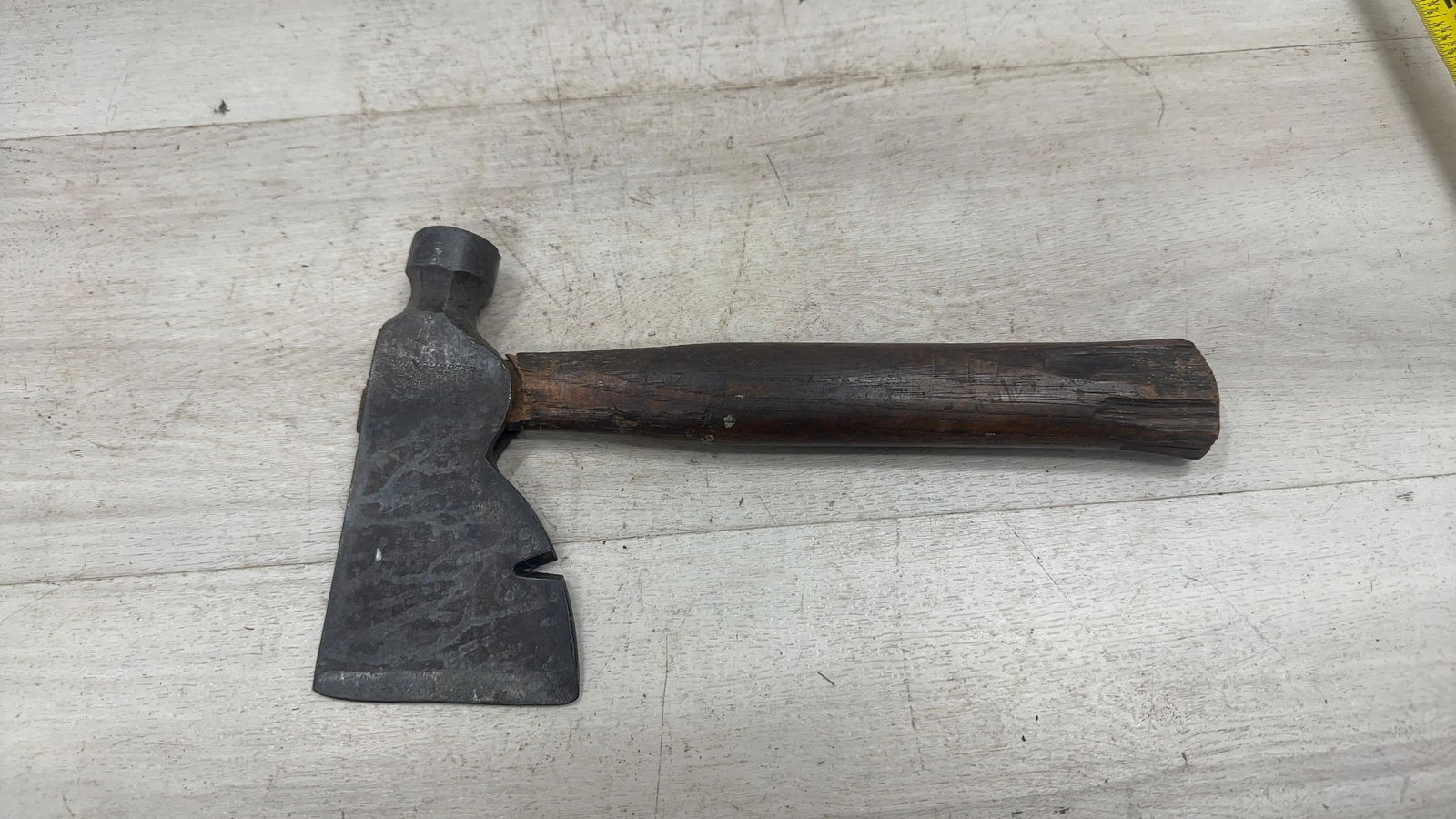 WINCHESTER CARPENTERS HATCHET (1 of 5)