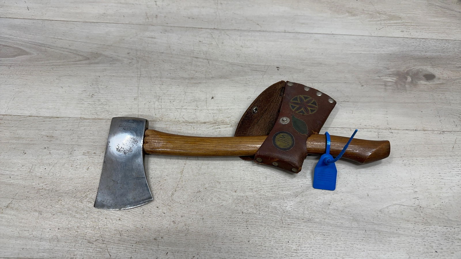 MARBLES NO. 9 HATCHET WITH COVER (1 of 5)