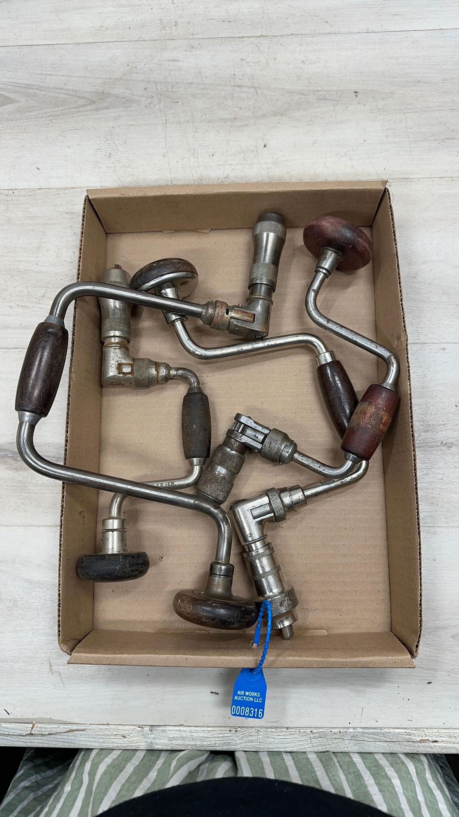 4 ASSORTED BIT BRACES: Load-out Pick up for all online purchases for Antiques & collectibles is Monday, Tuesday, Wednesday, February 23rd, 24th, 25th At our shipper's location. We do offer shipping on all items