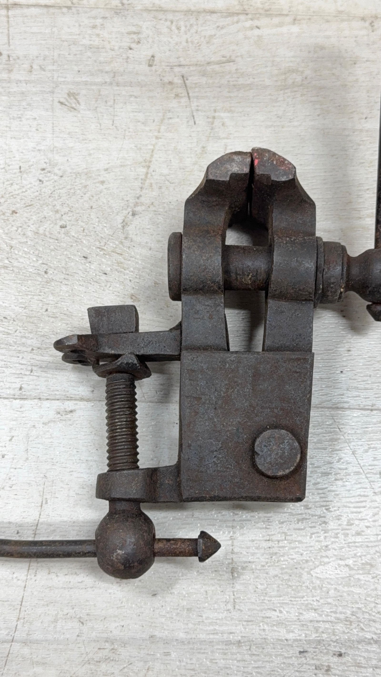 ANTIQUE MINI BENCH VISE - 3