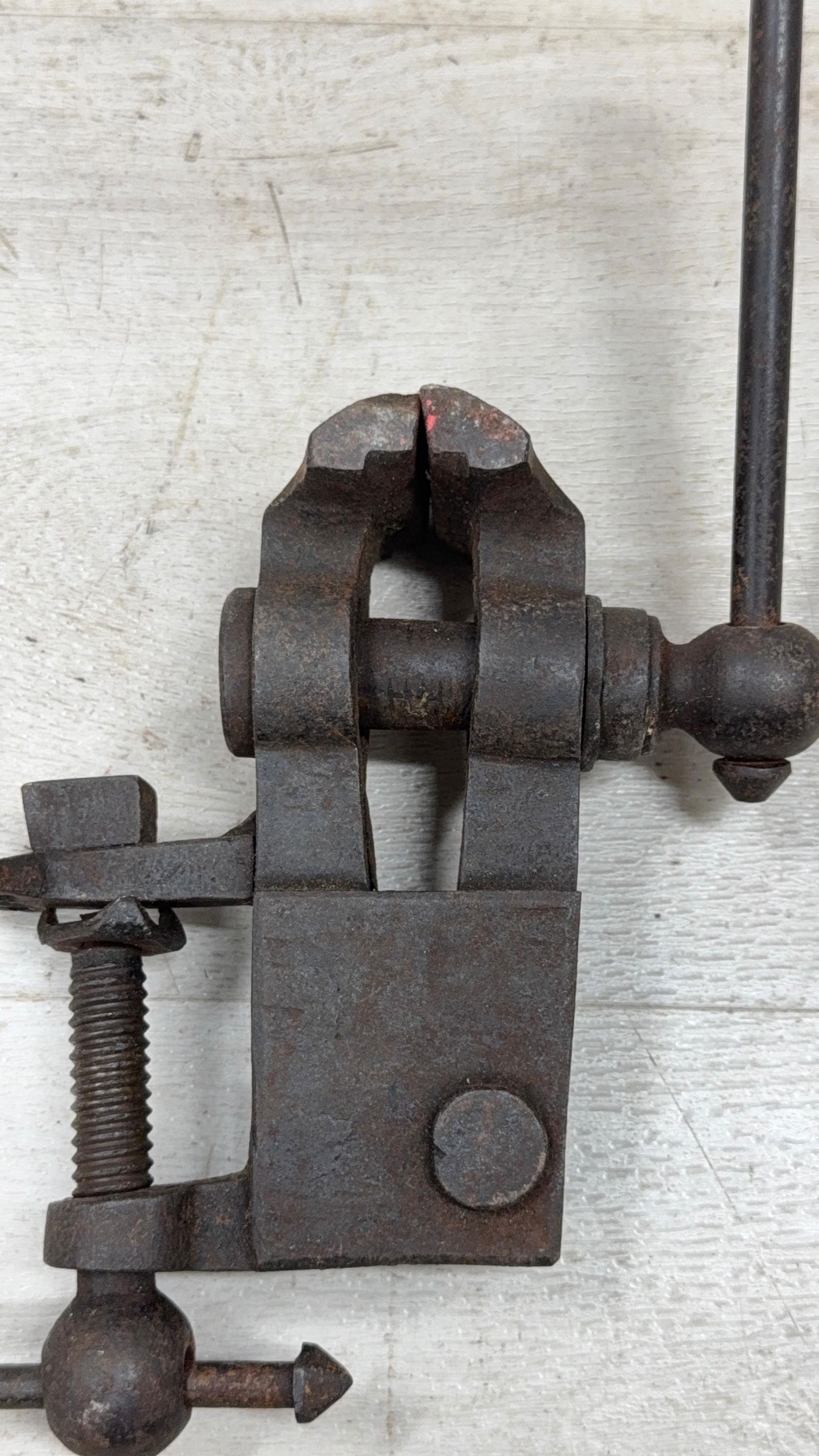 ANTIQUE MINI BENCH VISE - 4