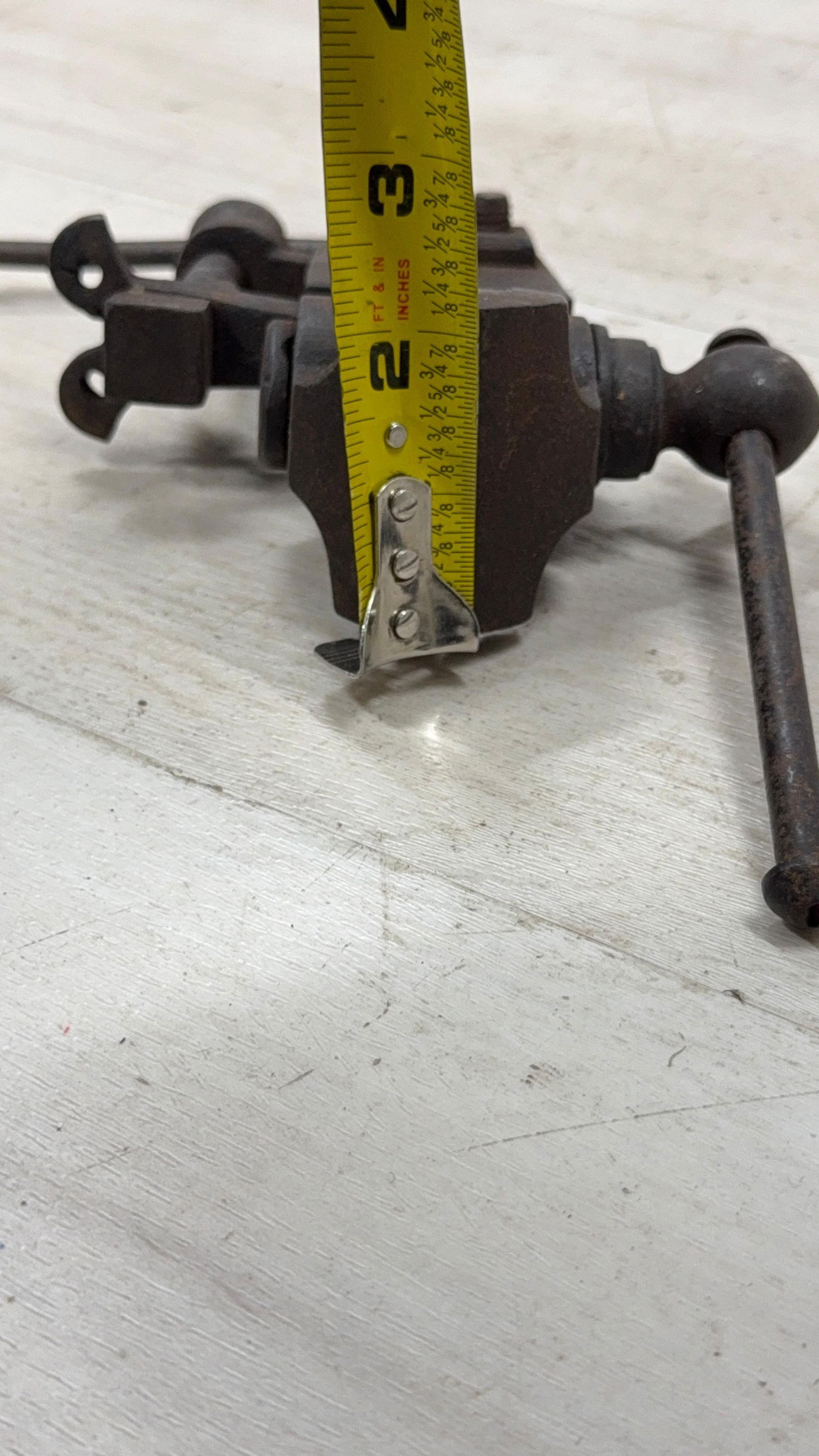 ANTIQUE MINI BENCH VISE - 5