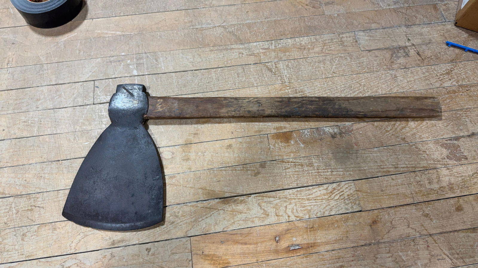 EARLY HEWING AXE STAMPED SCHUYER? (1 of 5)