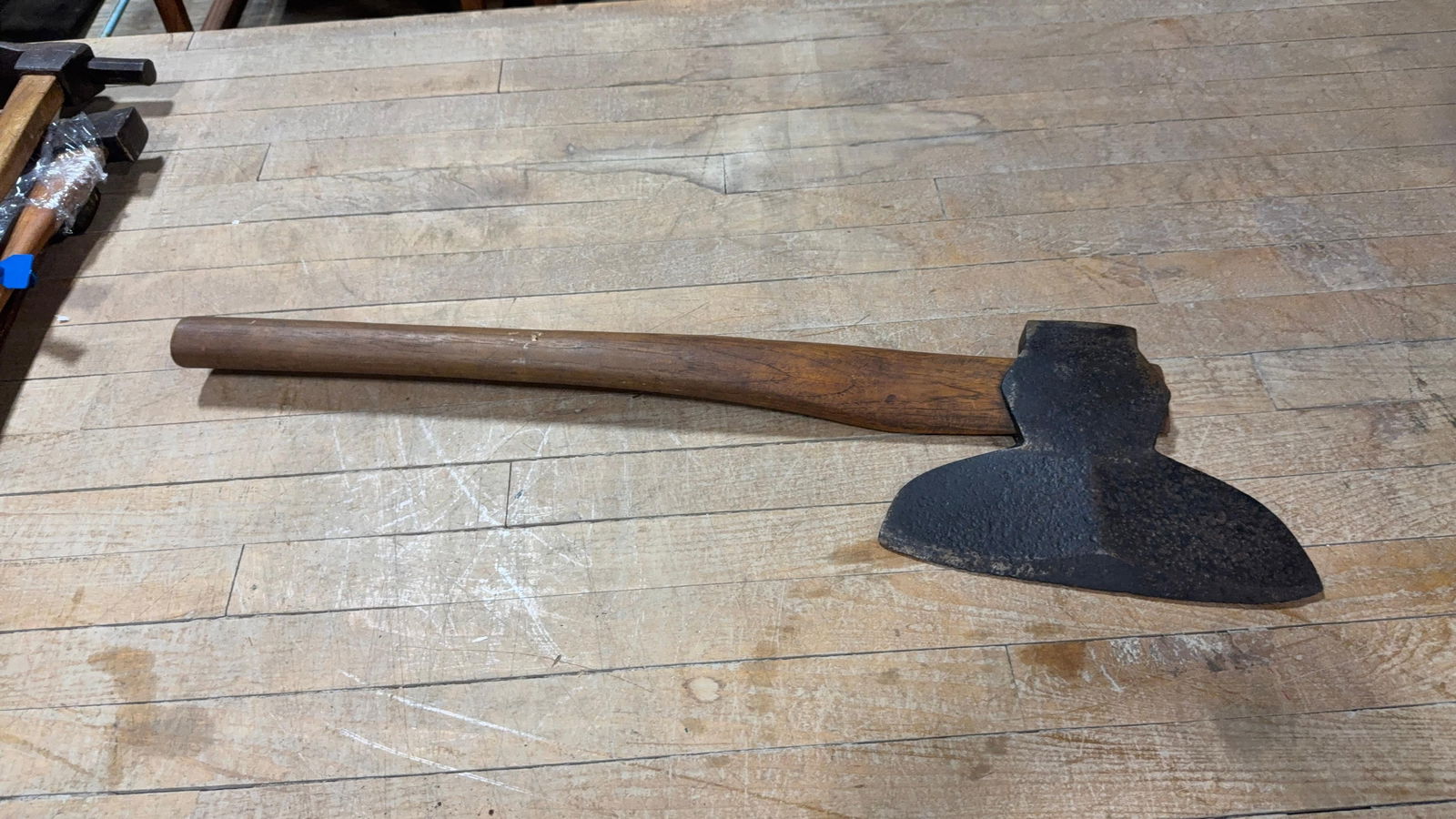 11" BROAD AXE WITH HEWING HANDLE (1 of 4)