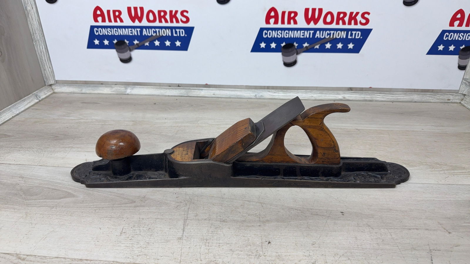 21.5" MORRIS PATENT JOINTER PLANE (1 of 8)