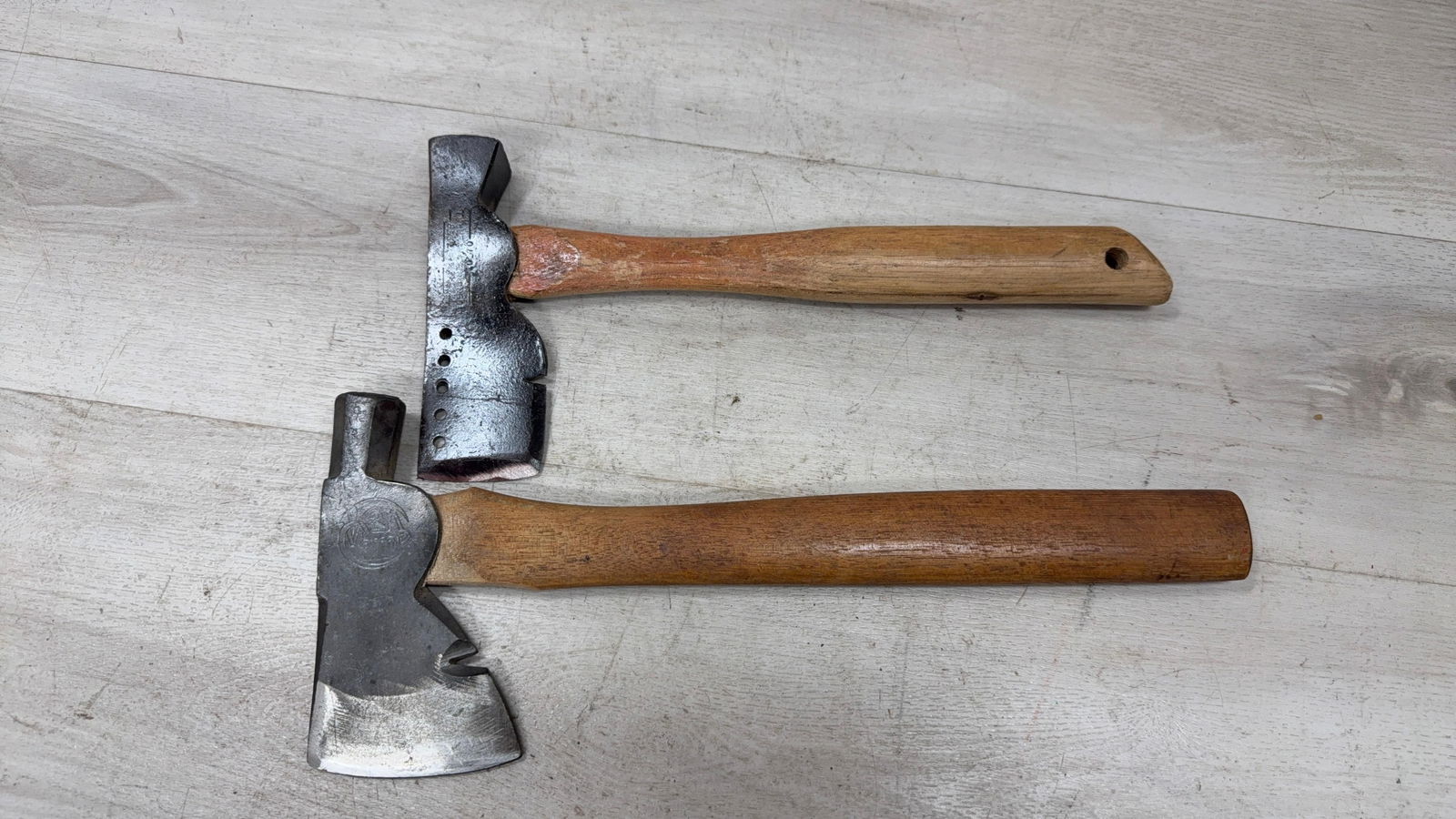 VAN CAMP AND TRUE TEMPER CARPENTERS HATCHETS (1 of 5)