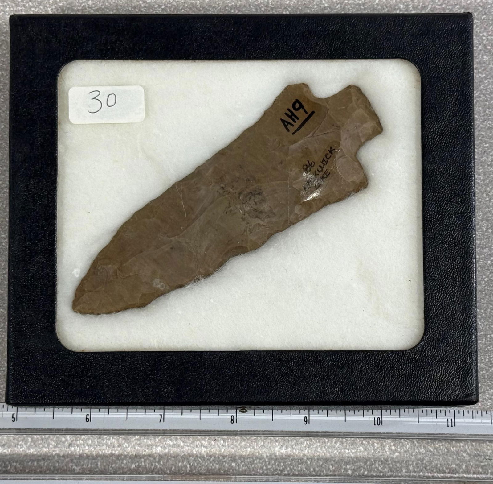 Stemmed Point likely from Tennessee measures 4 3/4" (1 of 3)