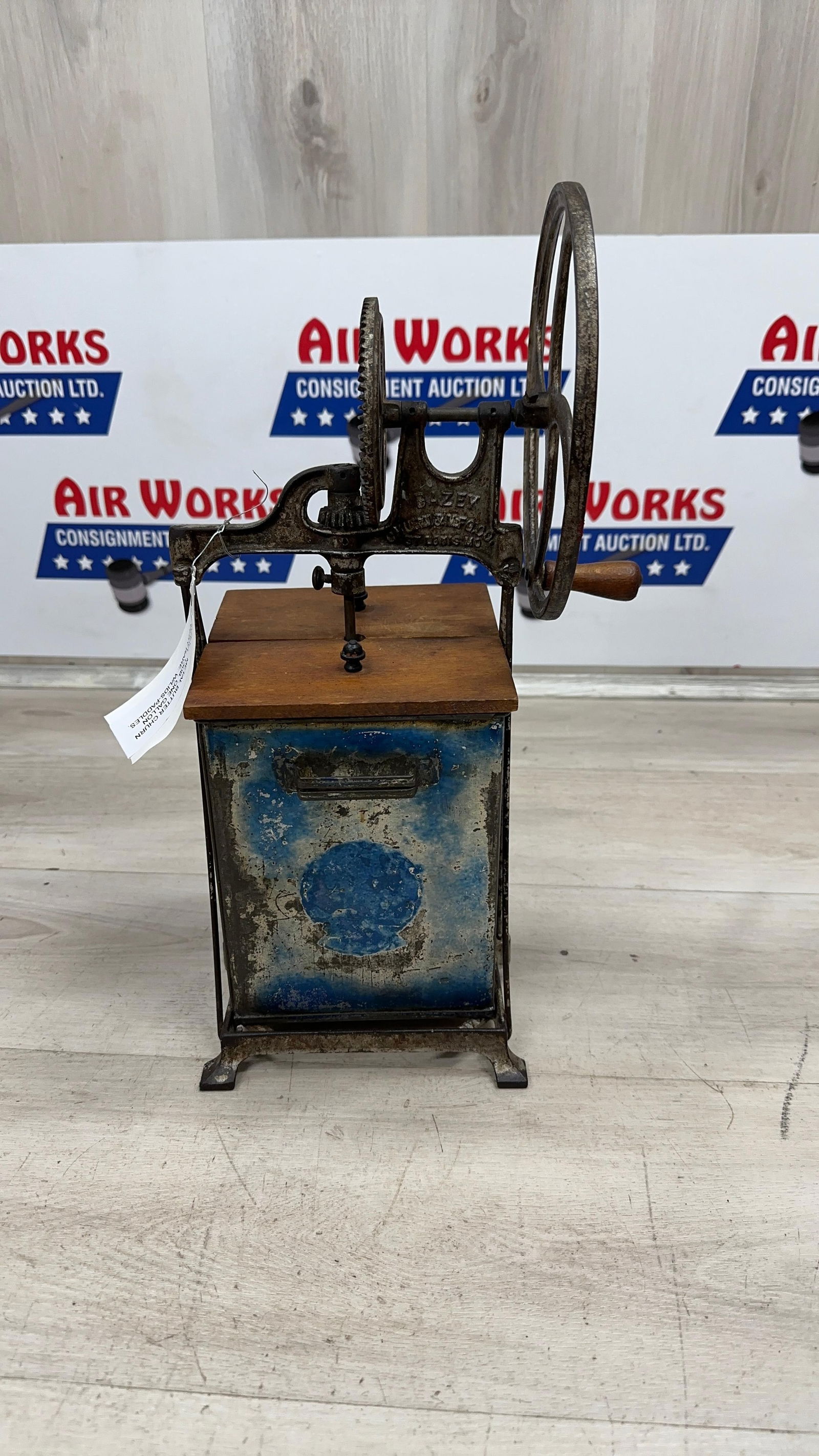 DAZEY METAL BUTTER CHURN MOD. 130-B COMPLETE. RARE!: Load-out Pick up for all online purchases for Antiques & collectibles is Monday, Tuesday, Wednesday, February 23rd, 24th, 25th At our shipper's location. We do offer shipping on all items shippabl