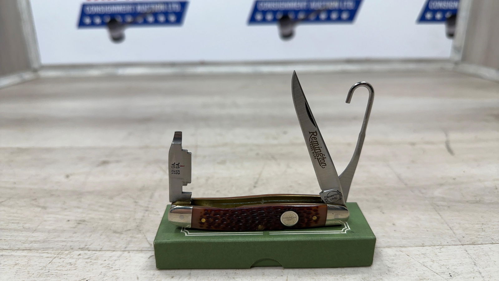 REMINGTON R1 UPLAND STOCKMAN KNIFE - IN BOX: Load-out Pick up for all online purchases for Antiques & collectibles is Monday, Tuesday, Wednesday, February 23rd, 24th, 25th At our shipper's location. We do offer shipping on all items shippabl