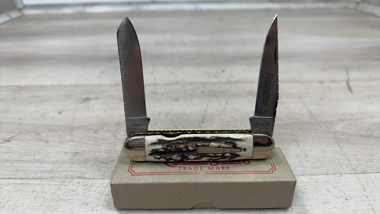 1993 REMINGTON R4356 BUSH PILOT BULLET KNIFE: Load-out Pick up for all online purchases for Antiques & collectibles is Monday, Tuesday, Wednesday, February 23rd, 24th, 25th At our shipper's location. We do offer shipping on all items shippabl