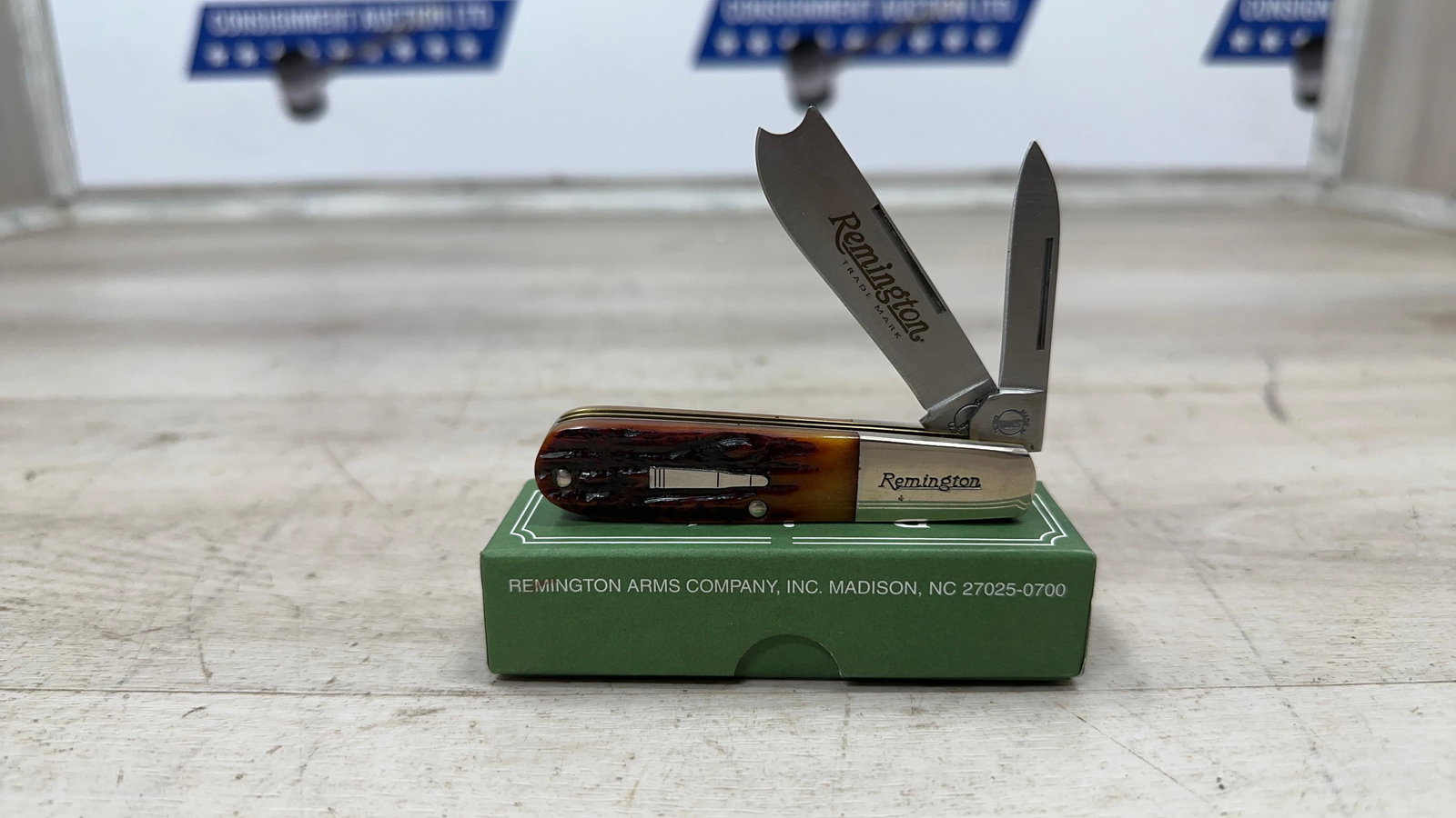 2008 Remington The Veteran Knife BONE Easy Open One Arm Man RB473: WRONG BOX Load-out Pick up for all online purchases for Antiques & collectibles is Monday, Tuesday, Wednesday, February 23rd, 24th, 25th At our shipper's location. We do offer shipping on al