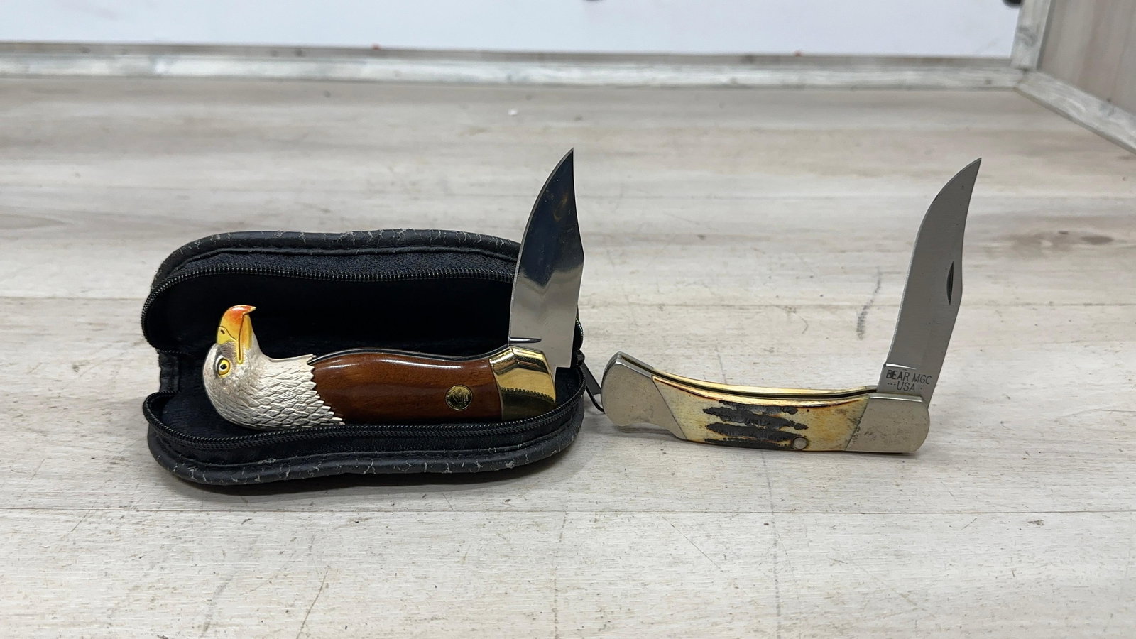BEAR STAG LOCKBACK AND FRANKLIN MINT KNIFE: Load-out Pick up for all online purchases for Antiques & collectibles is Monday, Tuesday, Wednesday, February 23rd, 24th, 25th At our shipper's location. We do offer shipping on all items shippabl