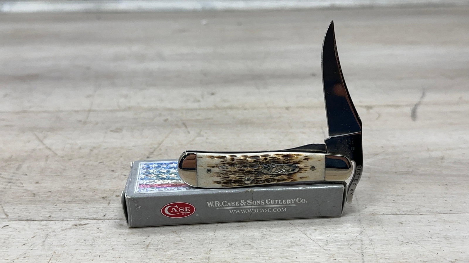 2021 CASE XX AMBER BONE RUSSLOCK 61953L: Load-out Pick up for all online purchases for Antiques & collectibles is Monday, Tuesday, Wednesday, February 23rd, 24th, 25th At our shipper's location. We do offer shipping on all items shippabl